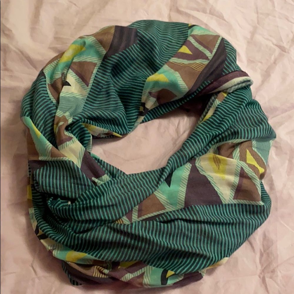 VIDA Scarf  